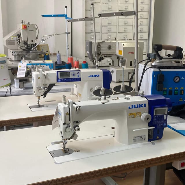 Empresa de reparación y venta de maquinaria de confección en Vigo