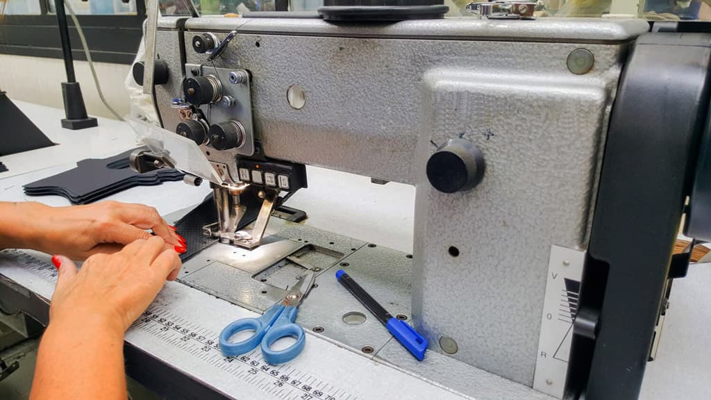 Máquinas de confección para uso industrial en Vigo